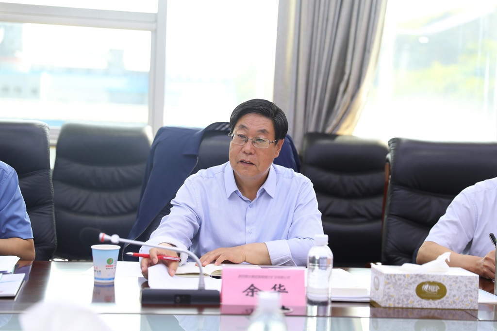 162088759377679238.jpg 余华.JPG